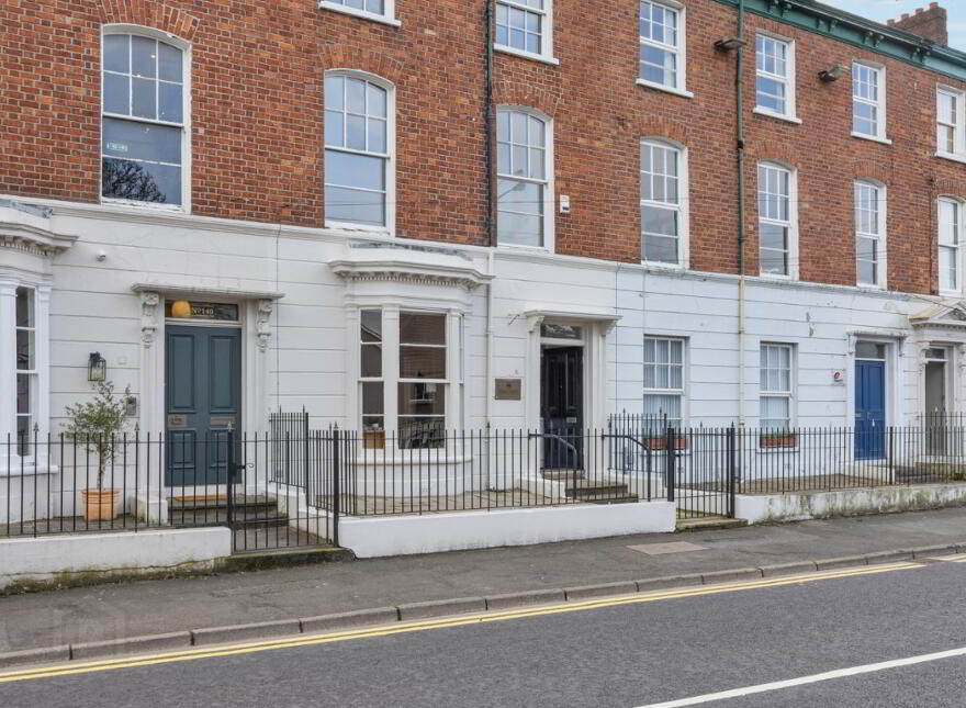 142 High St, Holywood, BT18 9HS