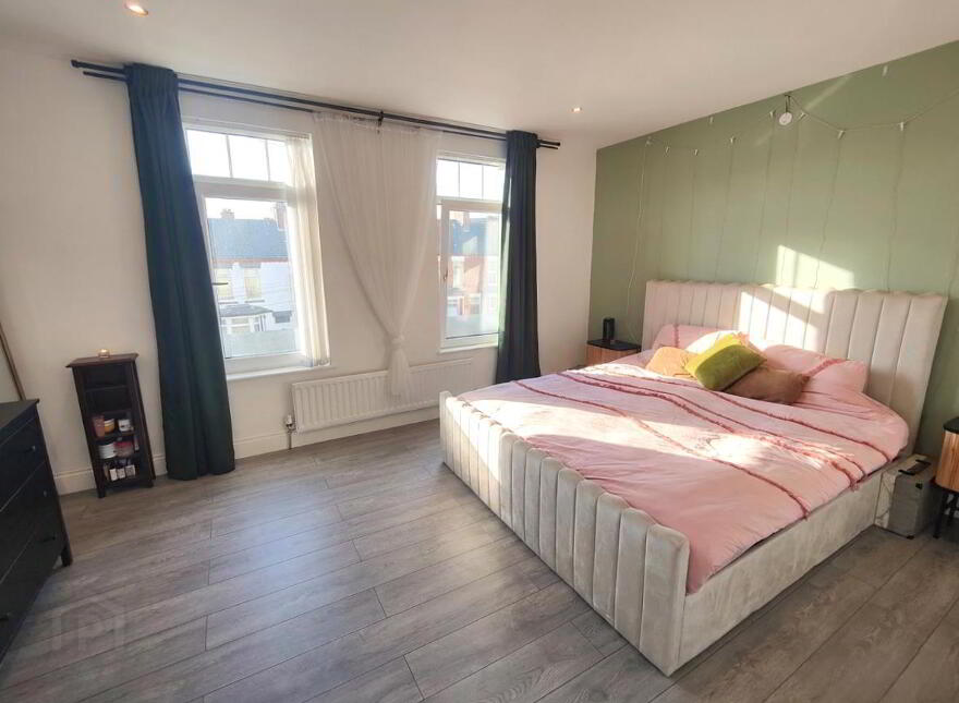 36 Ballygomartin Road, Belfast, BT13 3LD