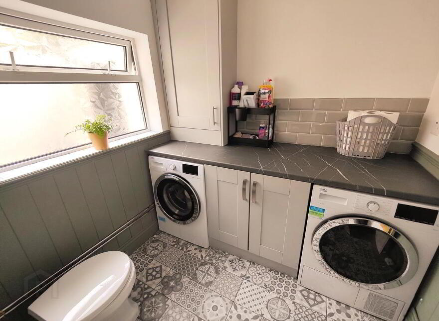 36 Ballygomartin Road, Belfast, BT13 3LD