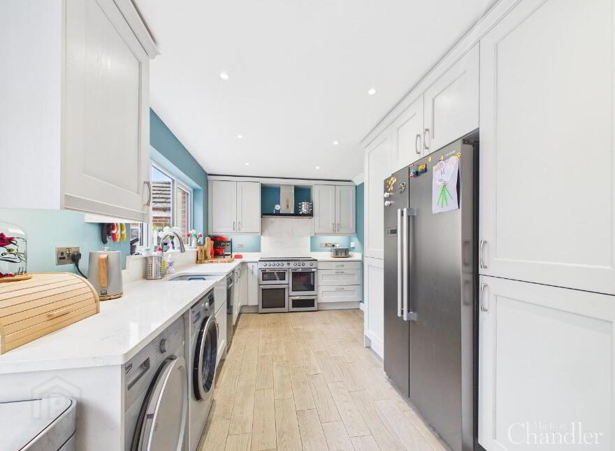 2 Ballylenaghan Park, Castlereagh, Belfast, BT8 6WS