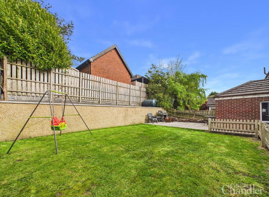 2 Ballylenaghan Park, Castlereagh, Belfast, BT8 6WS