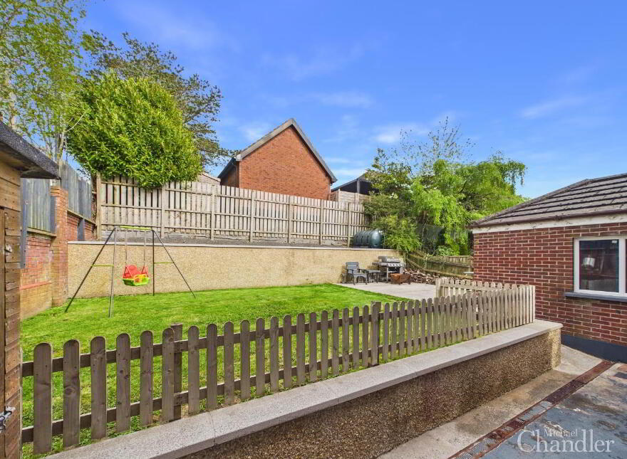 2 Ballylenaghan Park, Castlereagh, Belfast, BT8 6WS