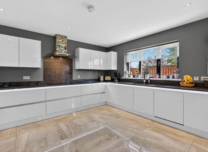 4 Malone Chase, Belfast, BT9 6XF