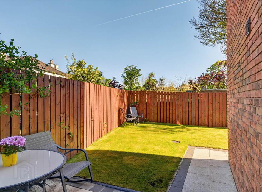 4 Malone Chase, Belfast, BT9 6XF