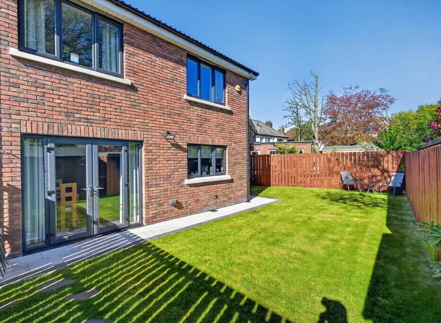 4 Malone Chase, Belfast, BT9 6XF