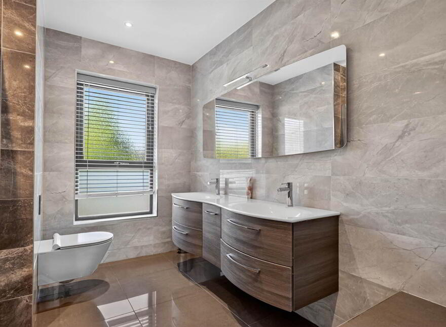 4 Malone Chase, Belfast, BT9 6XF