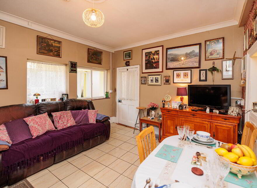 Meehans, Carrick Street, Mullinahone, E41HR26