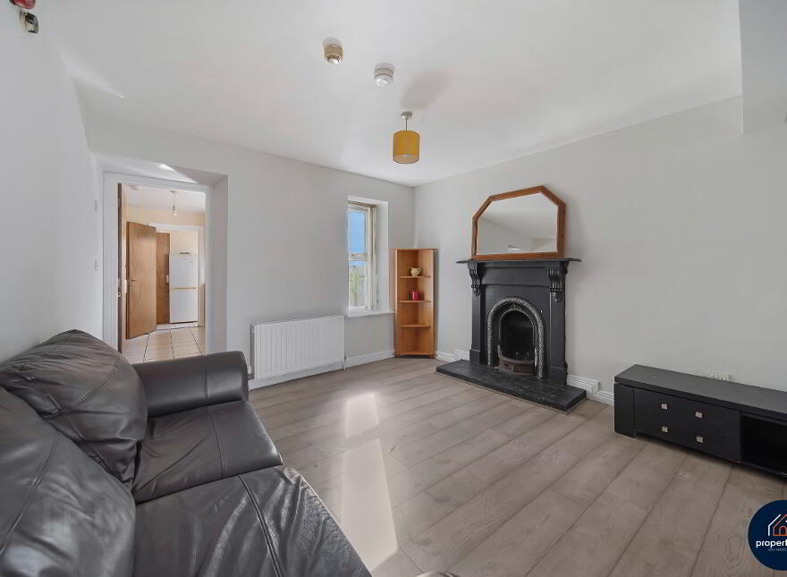 2 Moore Street, Derry, BT47 2EY