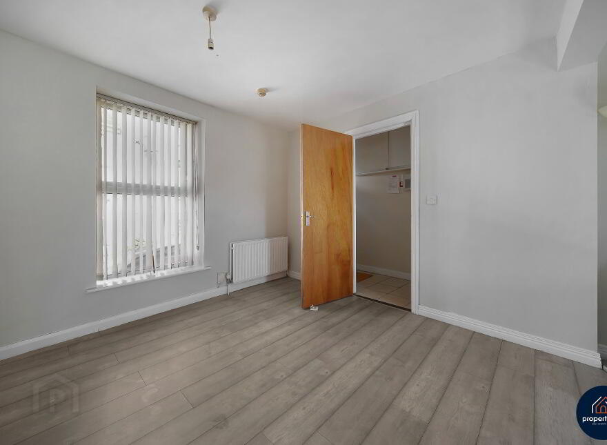 2 Moore Street, Derry, BT47 2EY