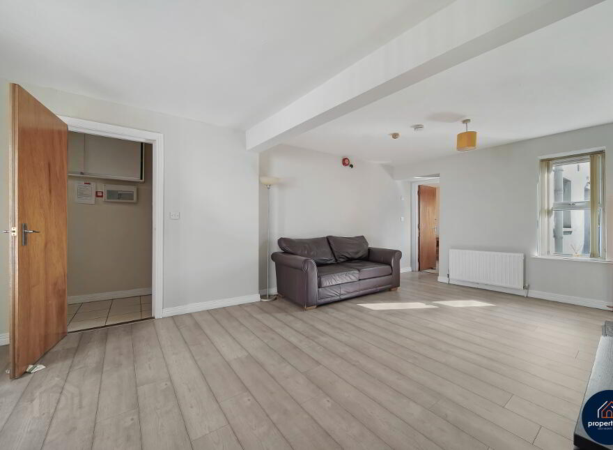 2 Moore Street, Derry, BT47 2EY