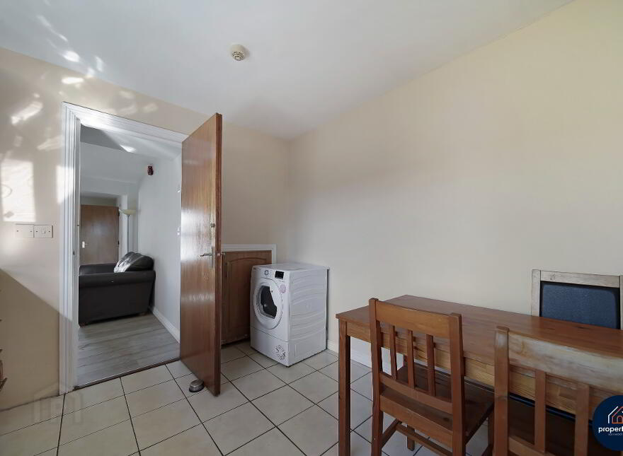 2 Moore Street, Derry, BT47 2EY