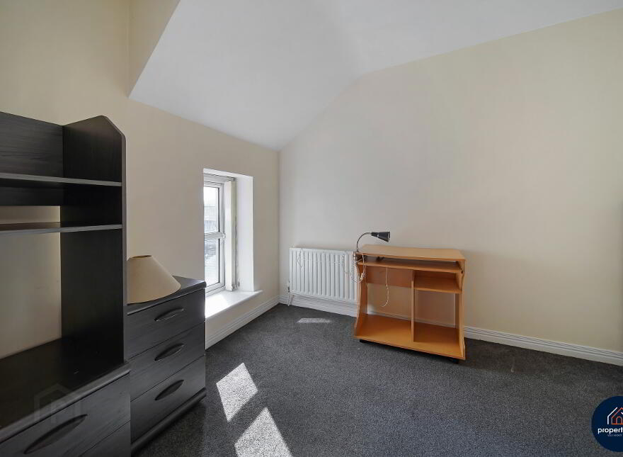 2 Moore Street, Derry, BT47 2EY