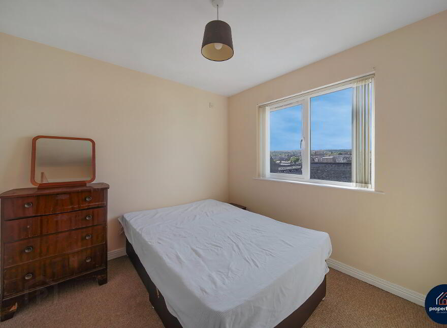 2 Moore Street, Derry, BT47 2EY