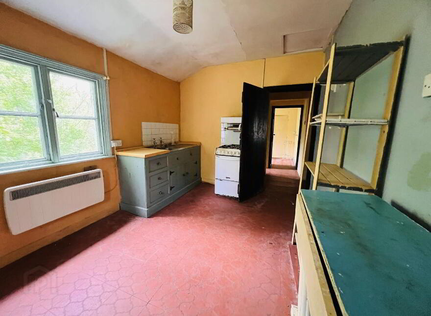East, Lodge, Mount Pleasant, Bandon, P72KD50