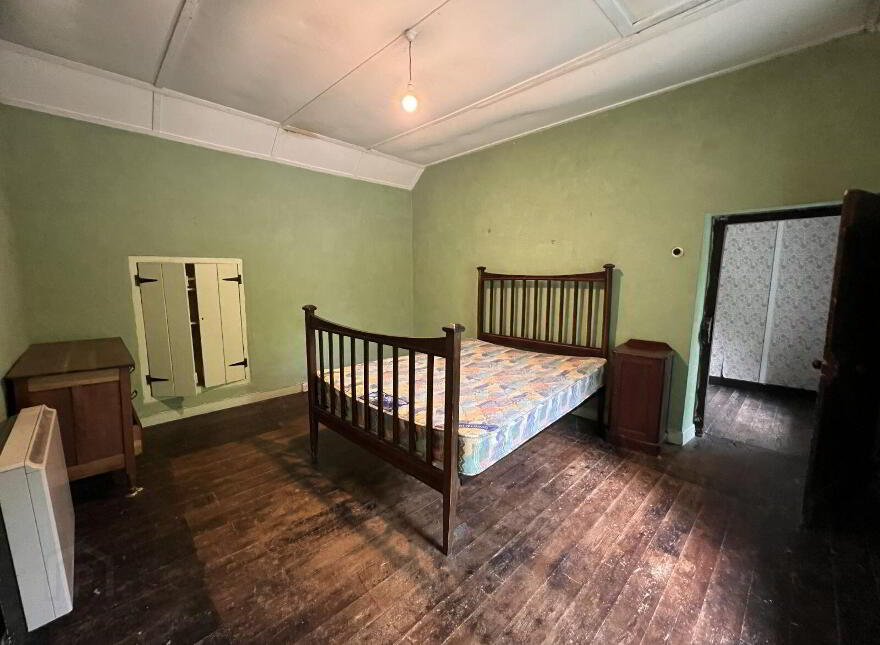 East, Lodge, Mount Pleasant, Bandon, P72KD50