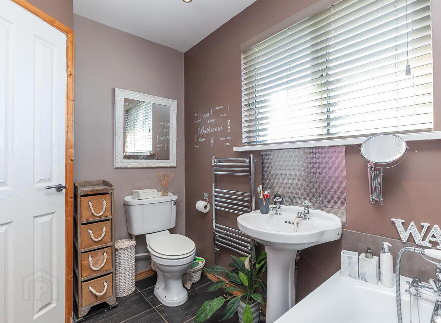 12 Greenland Grove, Larne, BT40 1DP