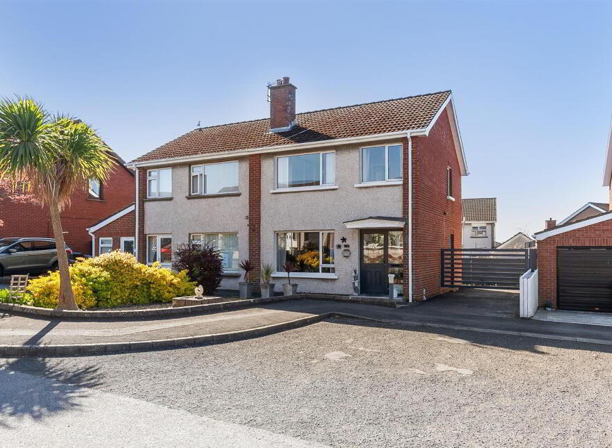 12 Greenland Grove, Larne, BT40 1DP
