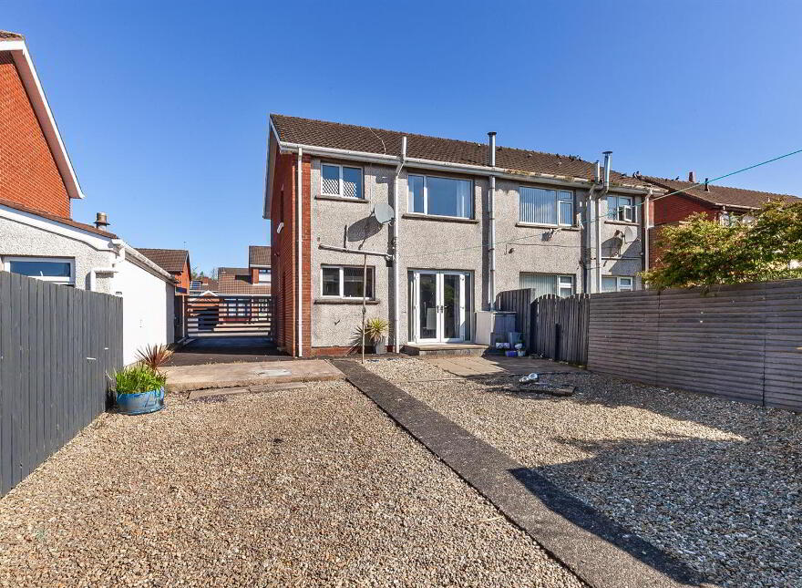 12 Greenland Grove, Larne, BT40 1DP