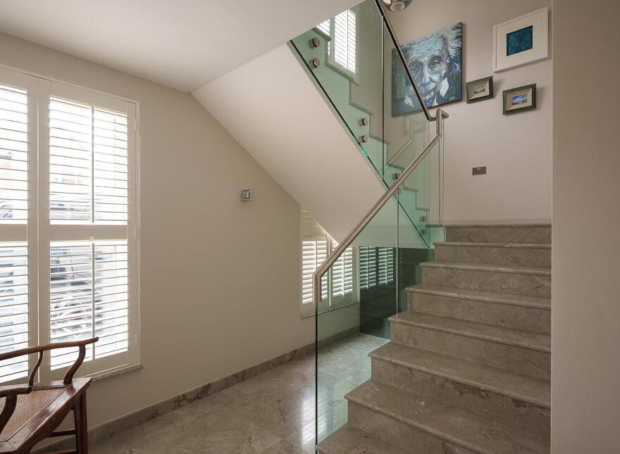 Sea Beach, Sandymount, Blackrock, A91N274