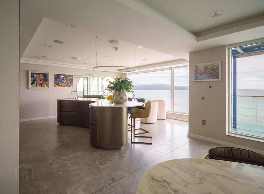 Sea Beach, Sandymount, Blackrock, A91N274