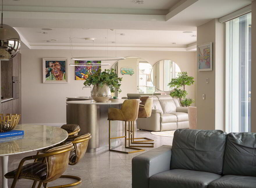 Sea Beach, Sandymount, Blackrock, A91N274