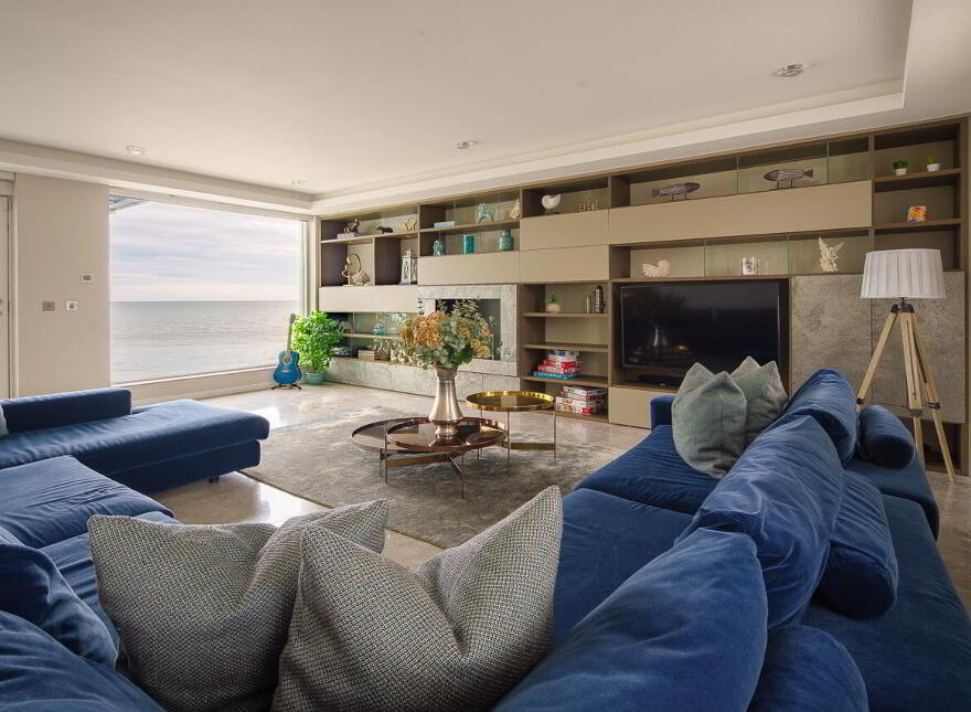 Sea Beach, Sandymount, Blackrock, A91N274