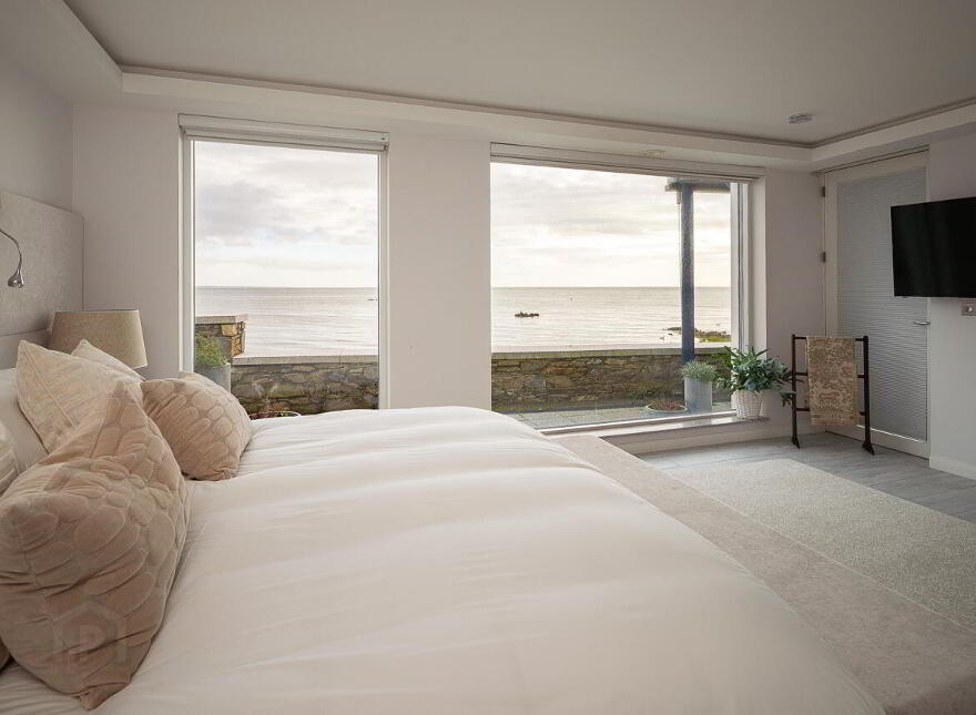Sea Beach, Sandymount, Blackrock, A91N274