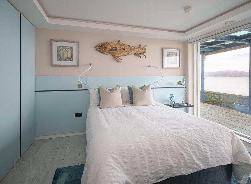 Sea Beach, Sandymount, Blackrock, A91N274