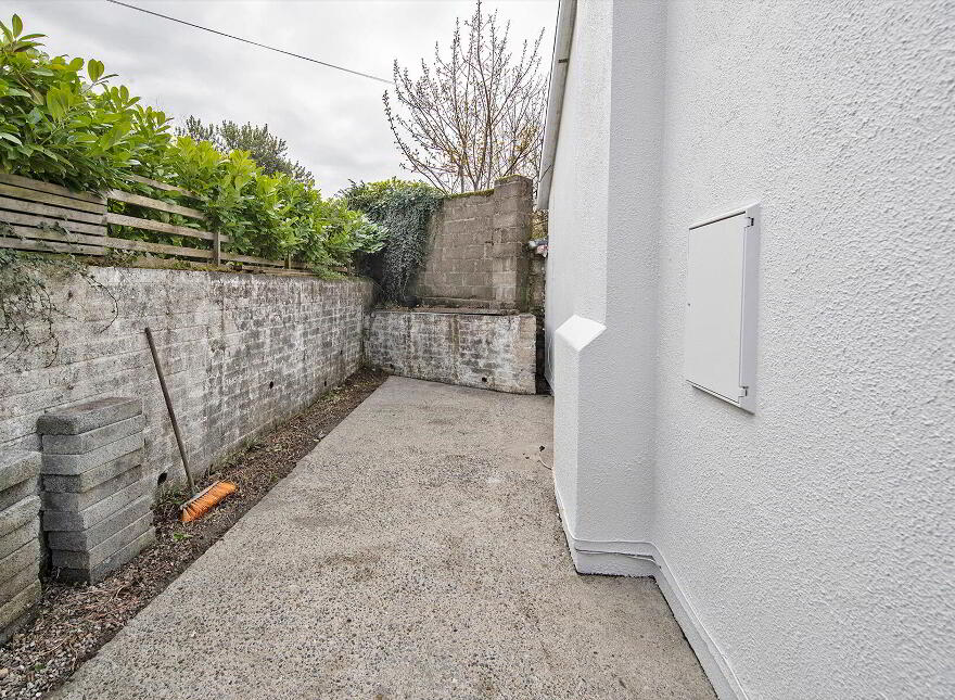 6 King Street Lower, Abbeyside, Dungarvan, X35E825