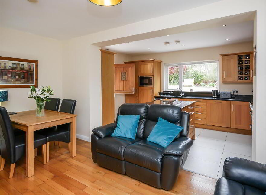 688 Saintfield Road, Carryduff, Belfast, BT8 8BU