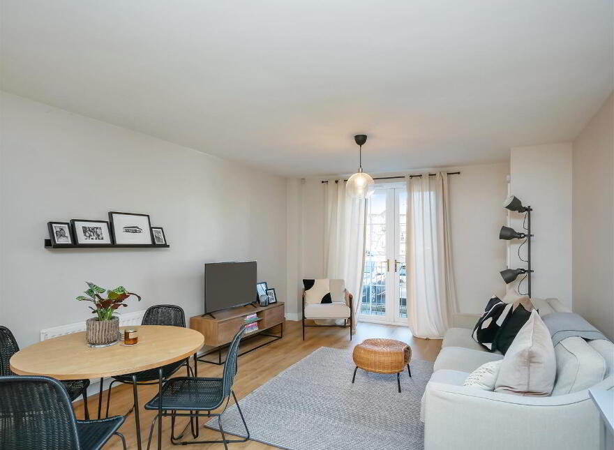 Apt 56, Bell Towers South, Ravenhill Road, Belfast, BT6 0GR