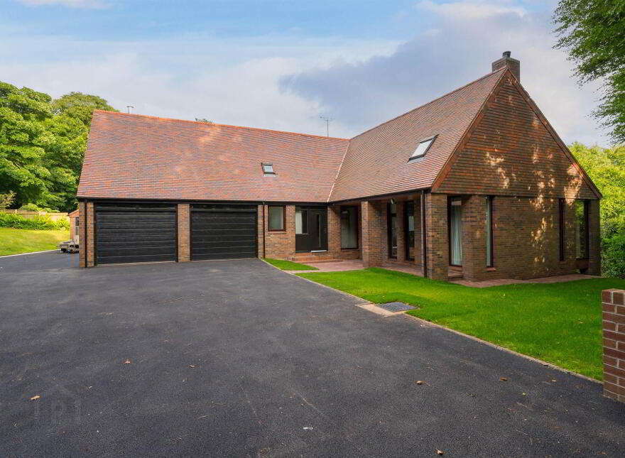 93 Dunmurry Lane, Dunmurry, Belfast, BT17 9JS