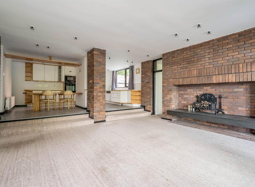 93 Dunmurry Lane, Dunmurry, Belfast, BT17 9JS