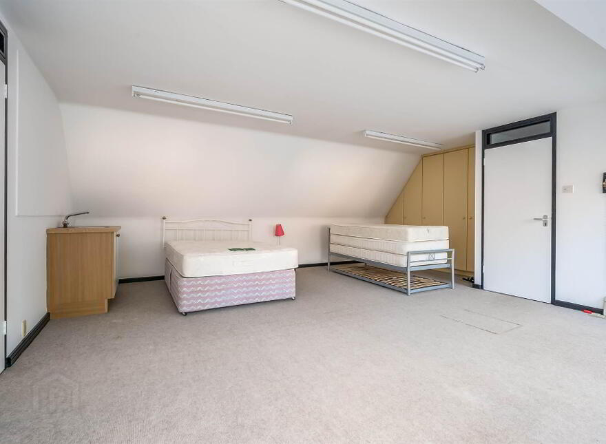 93 Dunmurry Lane, Dunmurry, Belfast, BT17 9JS