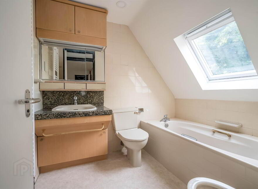93 Dunmurry Lane, Dunmurry, Belfast, BT17 9JS