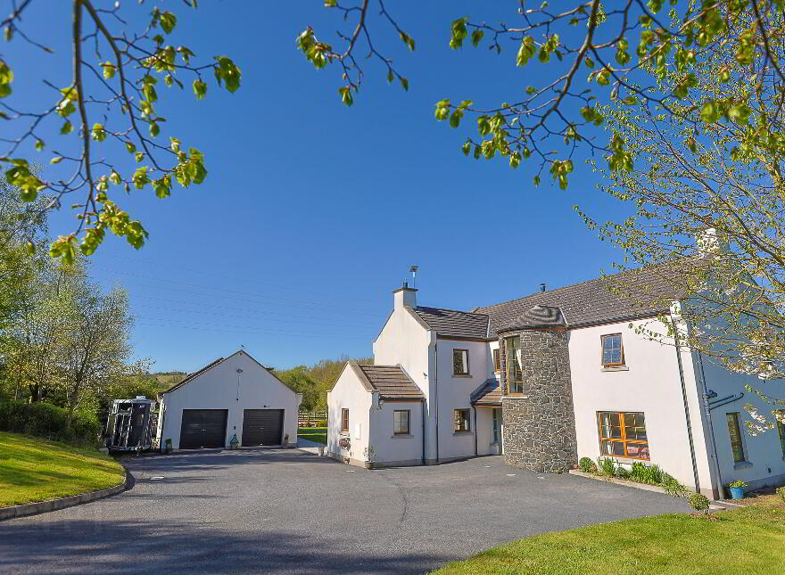 27 Glen Road, Dromore, BT25 1JX