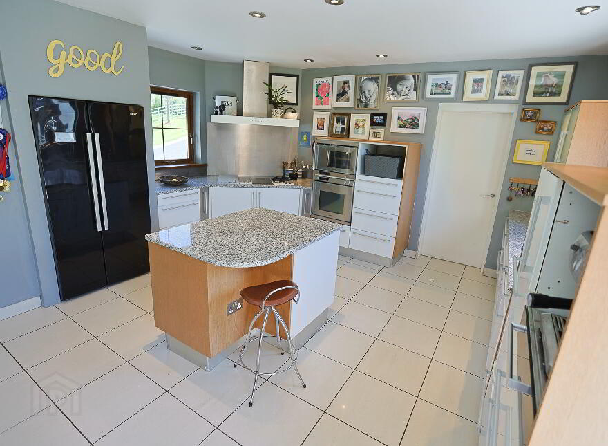 27 Glen Road, Dromore, BT25 1JX