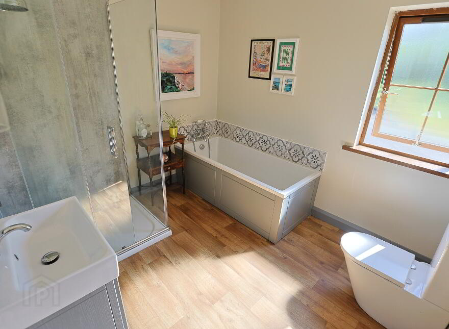 27 Glen Road, Dromore, BT25 1JX