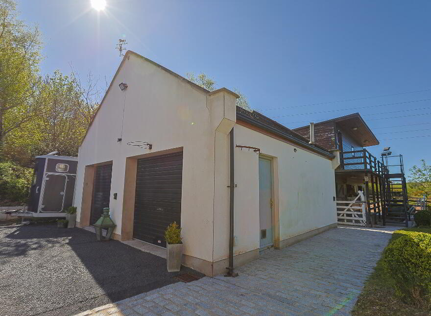 27 Glen Road, Dromore, BT25 1JX