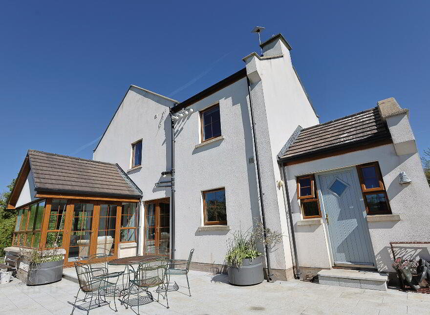 27 Glen Road, Dromore, BT25 1JX