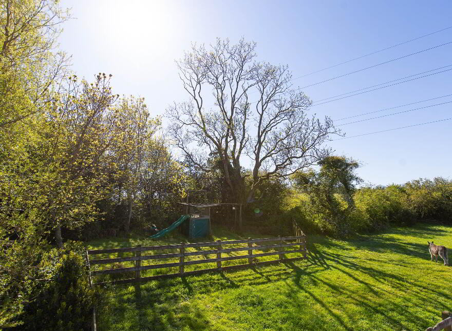 27 Glen Road, Dromore, BT25 1JX