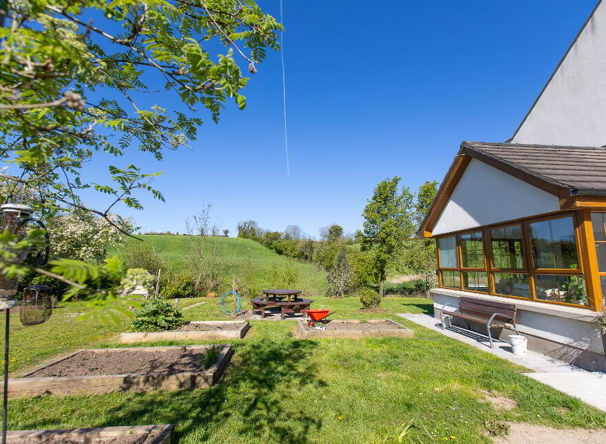 27 Glen Road, Dromore, BT25 1JX