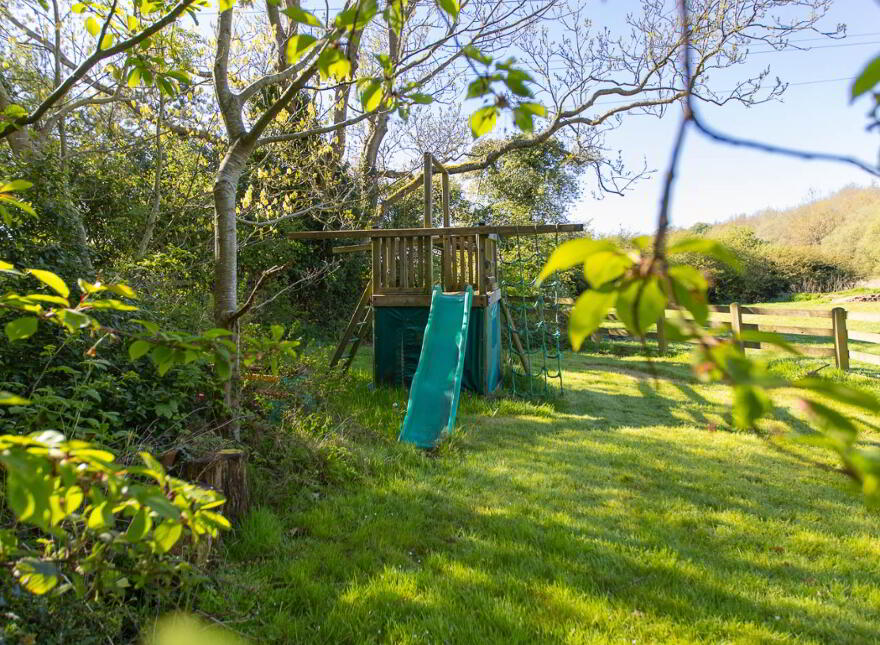 27 Glen Road, Dromore, BT25 1JX