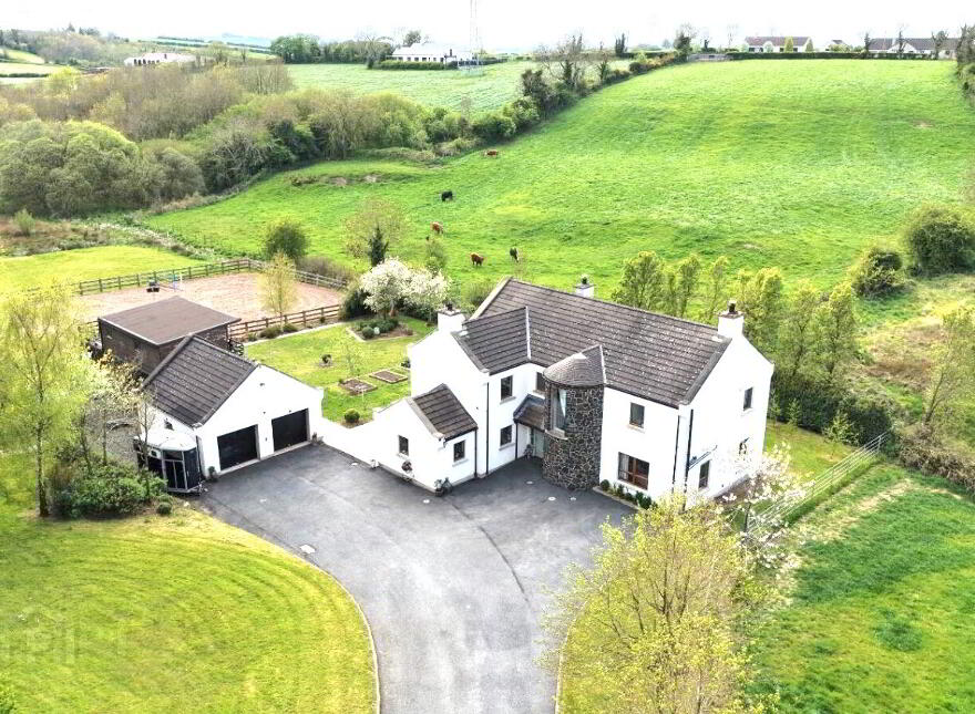 27 Glen Road, Dromore, BT25 1JX