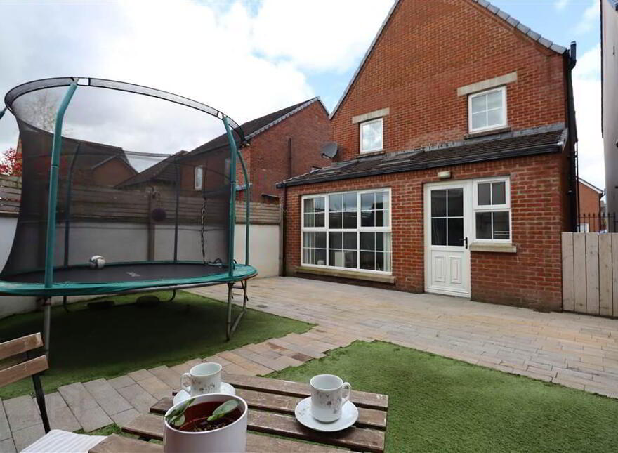 19 Lady Wallace Road, Lisburn, BT28 3WS