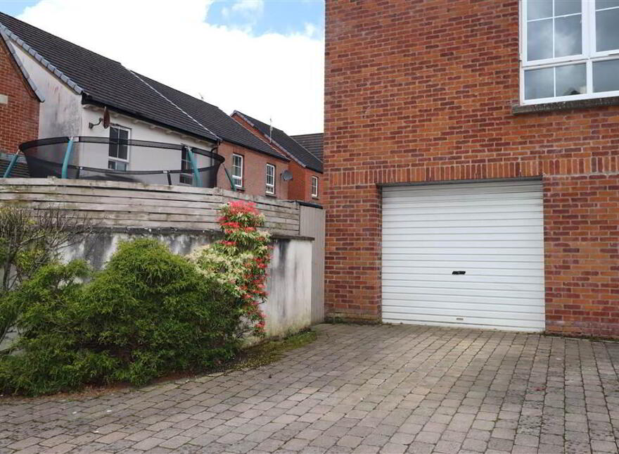 19 Lady Wallace Road, Lisburn, BT28 3WS