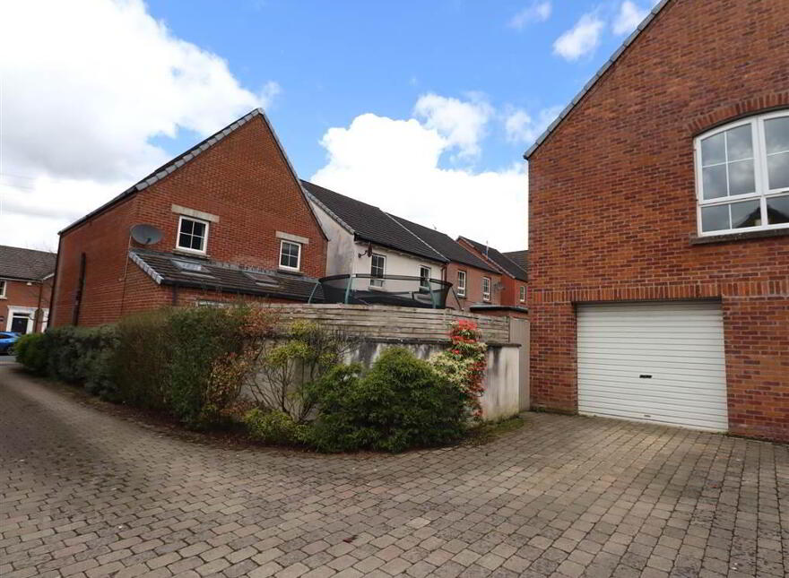 19 Lady Wallace Road, Lisburn, BT28 3WS