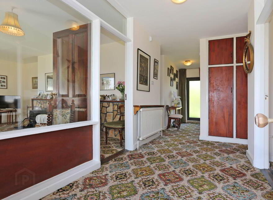 Treetops, Shannon Lawn, North Circular Road, V94TCC4