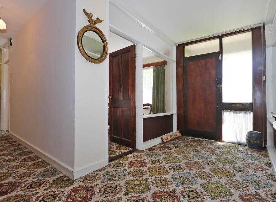 Treetops, Shannon Lawn, North Circular Road, V94TCC4