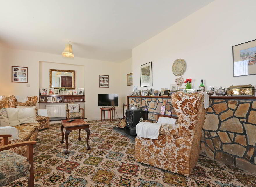 Treetops, Shannon Lawn, North Circular Road, V94TCC4
